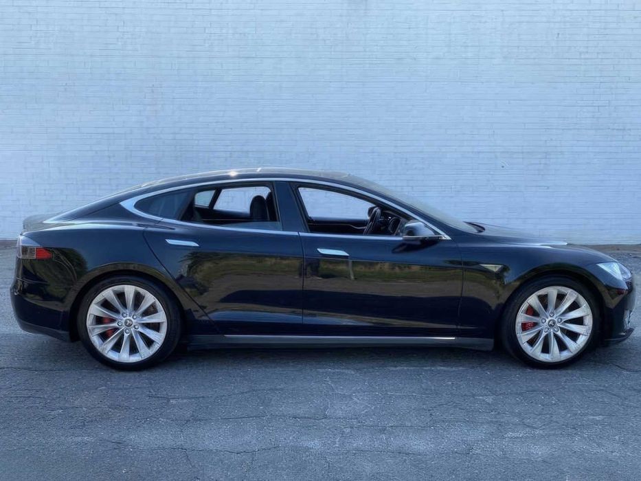 Tesla Model S      2014