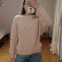 Ніжно-рожевий светр