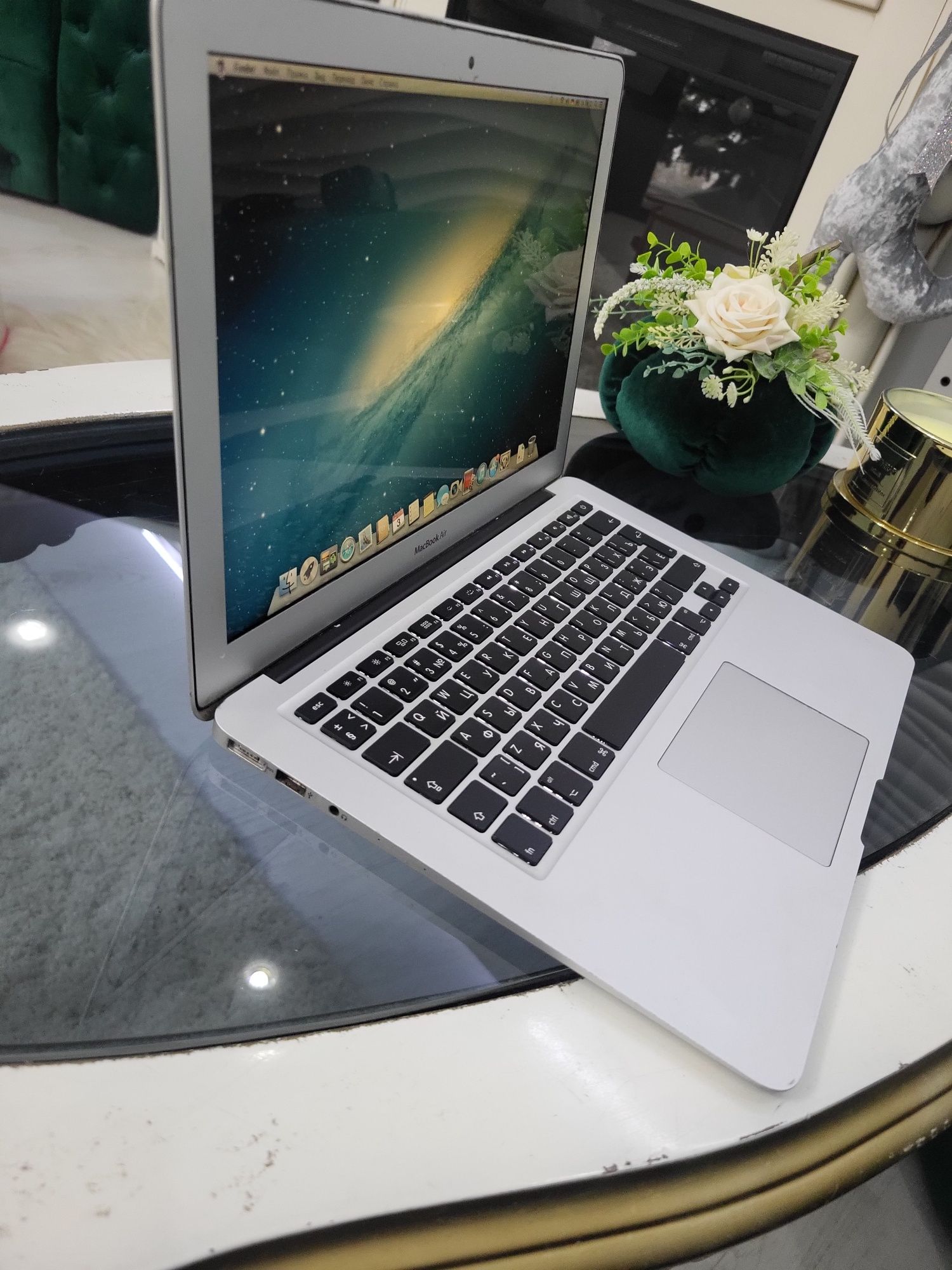 MacBook Air.на і5.2013року.