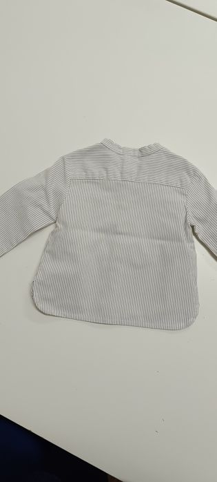 Camisa bebé 3/6 meses. Usada. Em bom estado