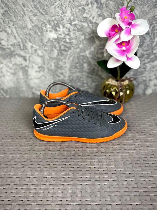Nike Hyper Venom копы футзалки 35 размер детские футбольные серые