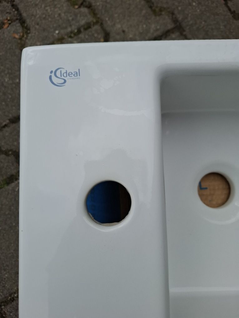 Nowa umywalka ścienna biała Ideal