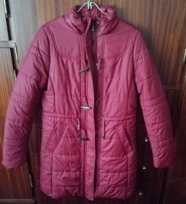 Casaco de inverno, bordeaux, com capuz amovível