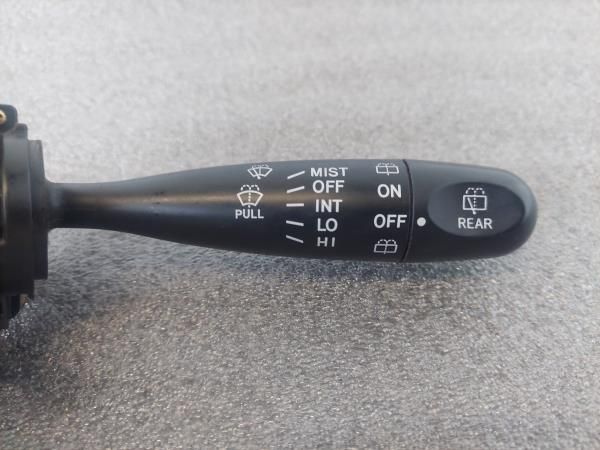 Manípulo do limpa vidros TOYOTA Yaris (_P1_)