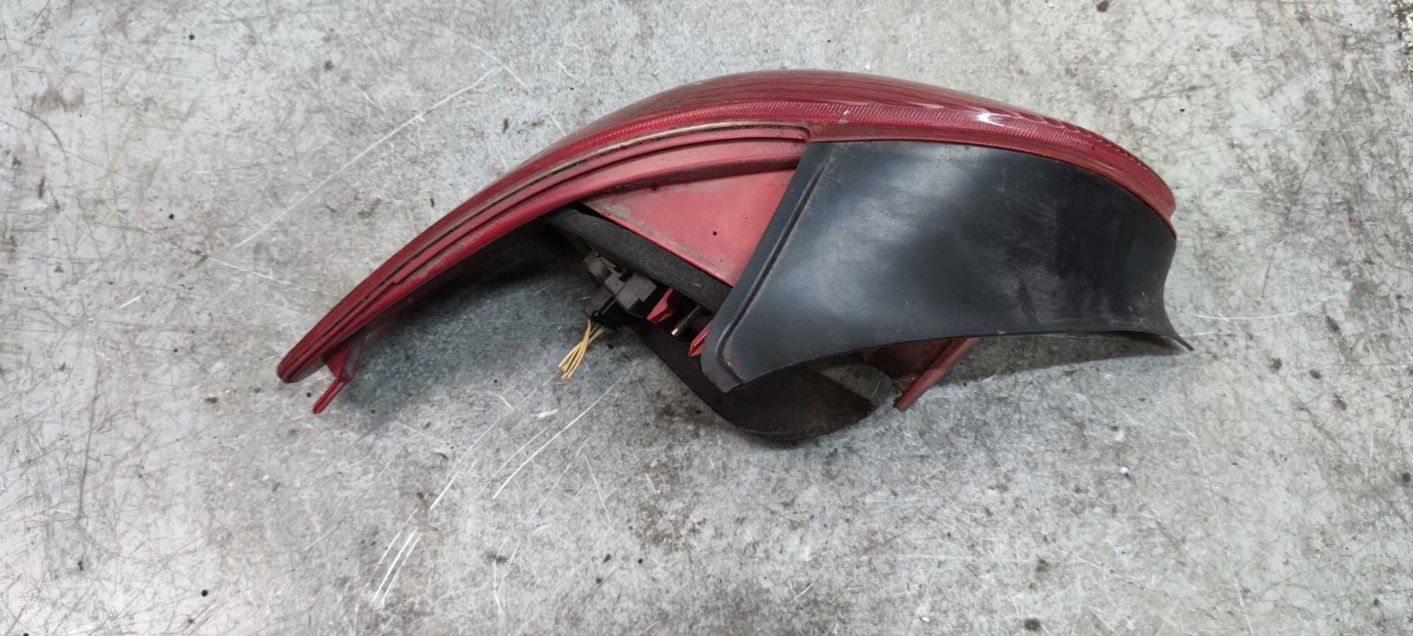 Peugeot 206 HB Lampa Prawa Tylna Prawy Tył PT