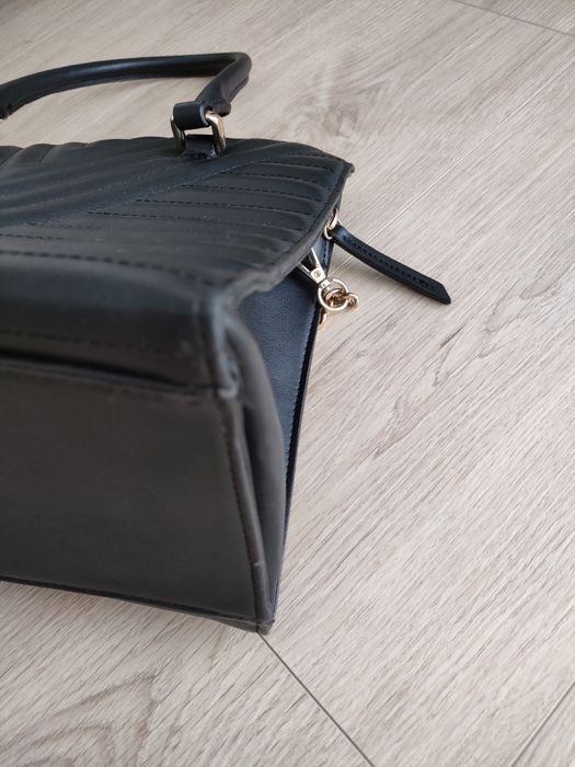 Zgrabna torebka Valentino