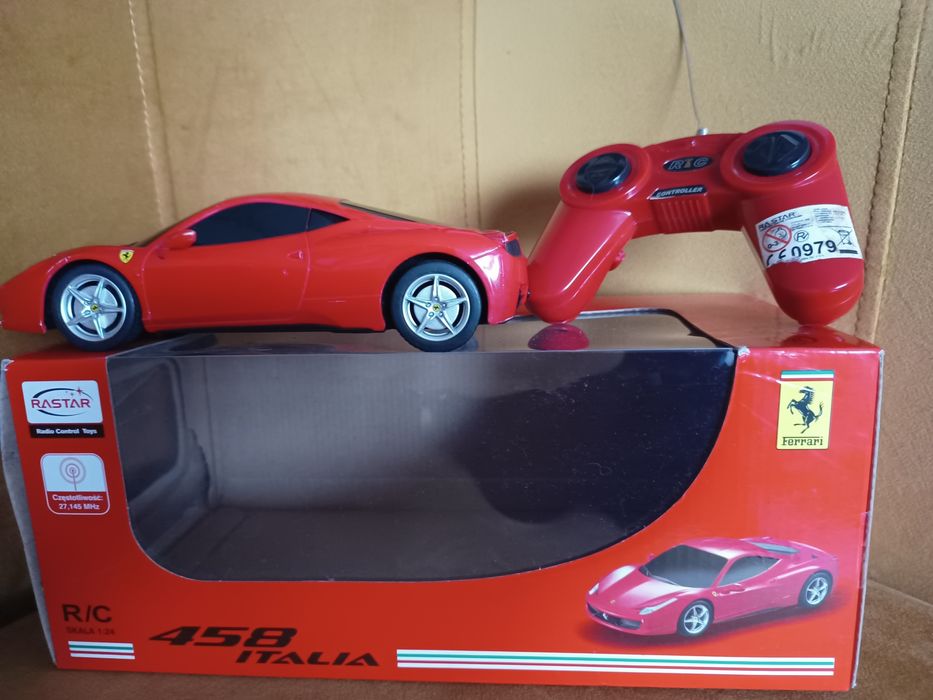 Ferrari 458 Italia R/C skala 1:24 z radio Control