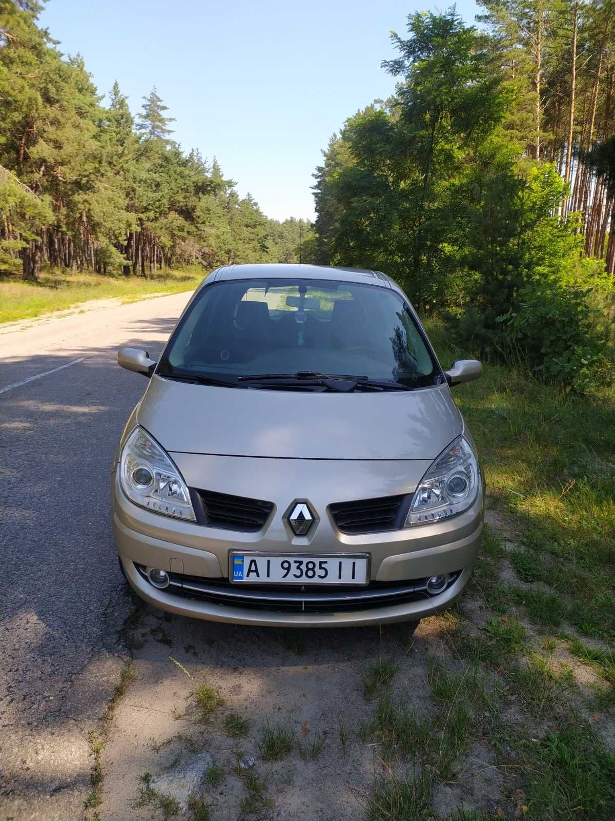 Продам машину Renault Megane Scenic