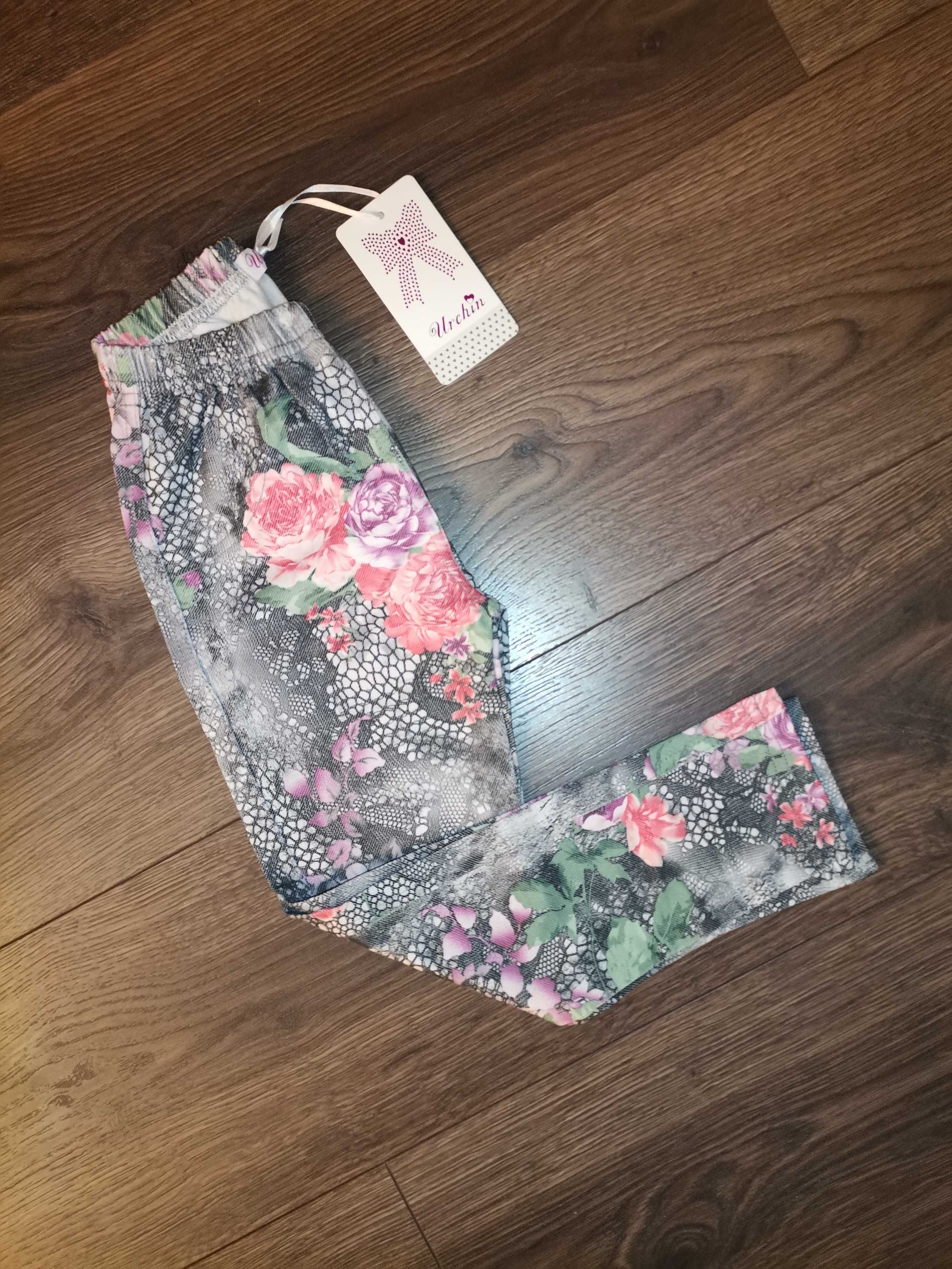Legginsy w kwiaty, 4 lata, r 104