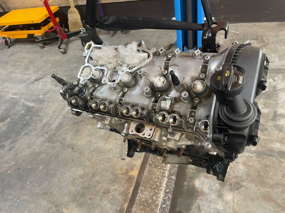 Двигун Audi Q5 80A 2.0tfsi DJY (без масляного насосу та піддону)