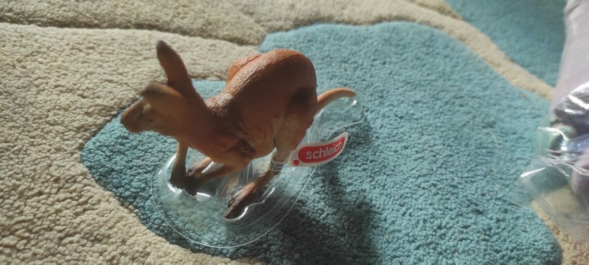 Жираф и Кенгуру с детёнышем Schleich оригинал