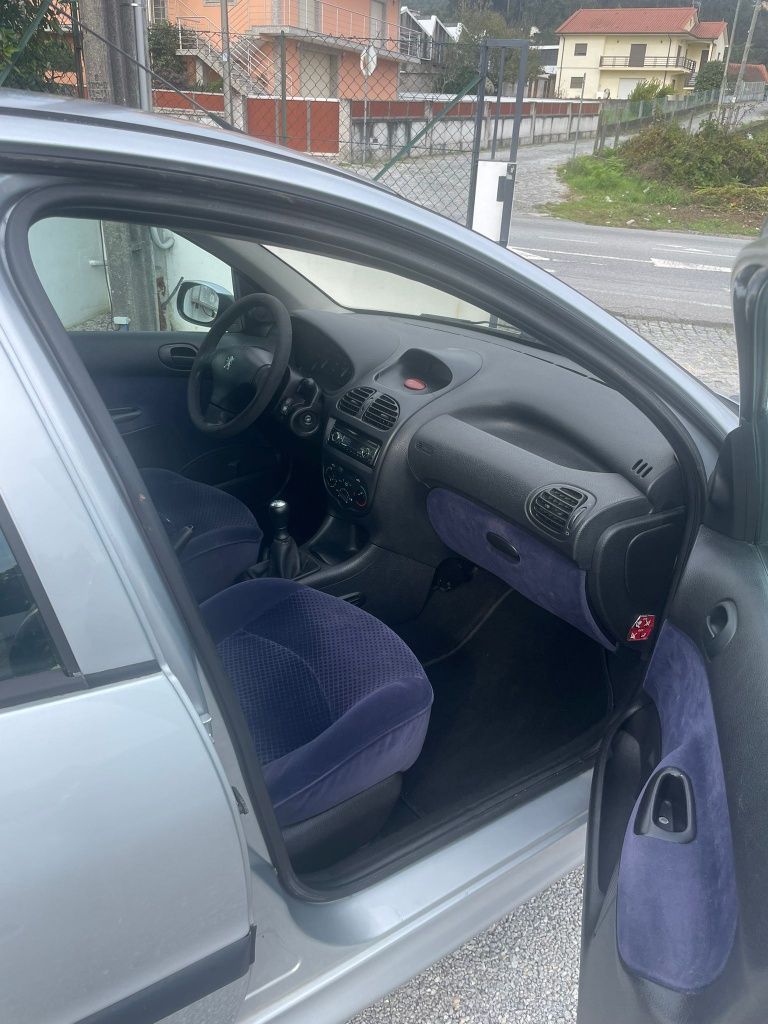 Peugeot 206 1.4 XT G T