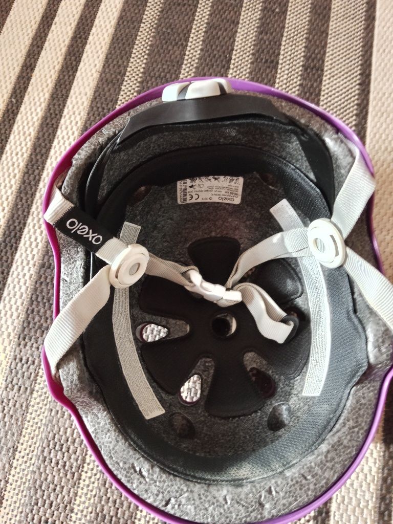 Kask rowerowy dzwonek i rękawiczki