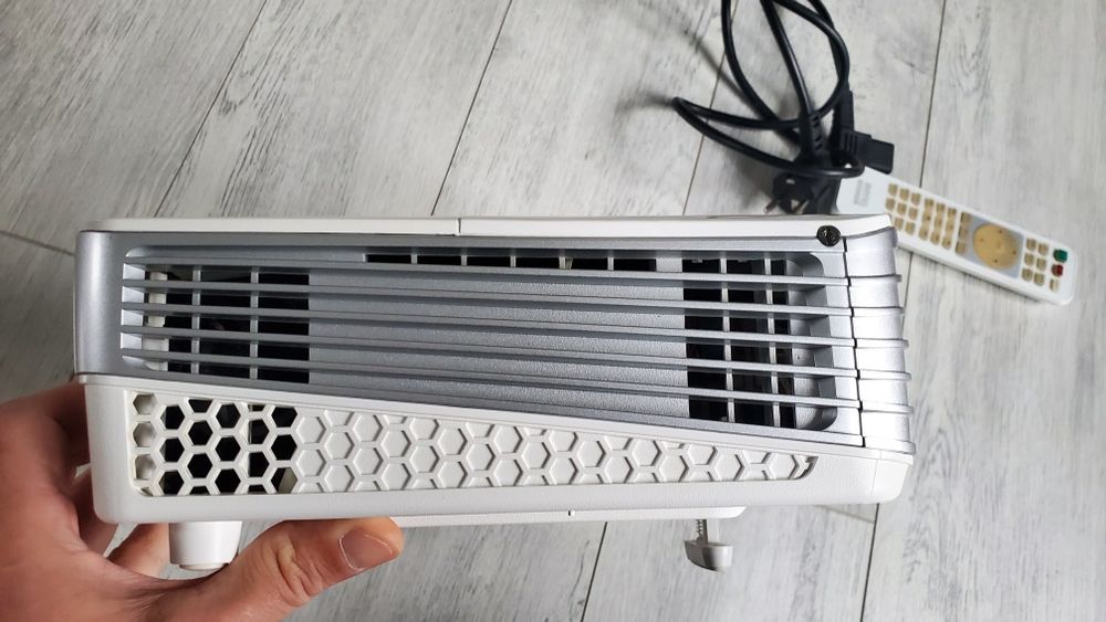 BENQ W 1070+.     Відсутня лампа.