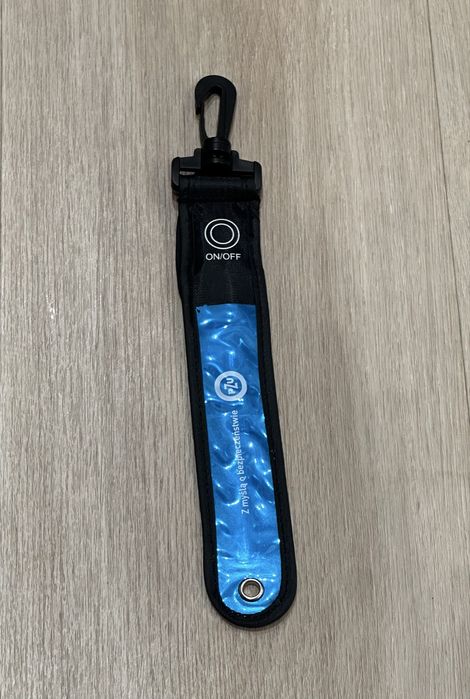 Odblask błękitny z 3 światłami