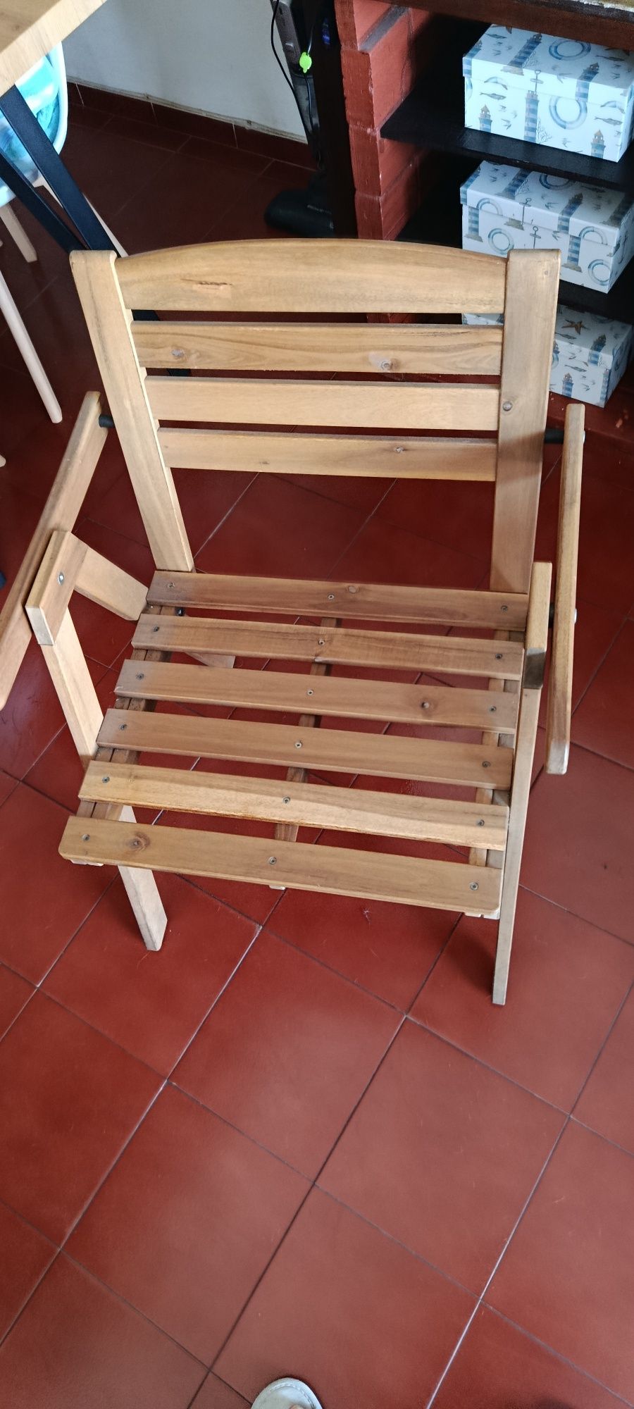 Mesa madeira IKEA, 1,63x0,63 cm, Altura, 0,72 cm, 4 cadeiras incluídas
