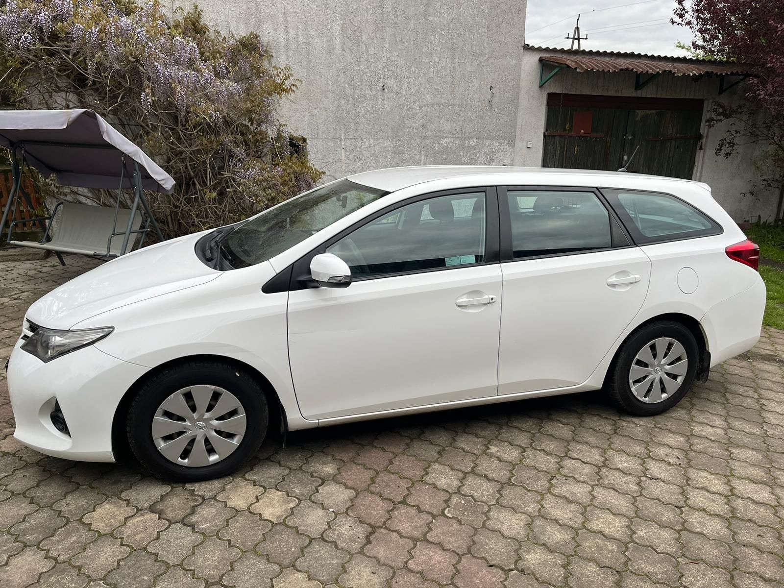 Toyota Auris 1.4 d4d rej. 02.2014r