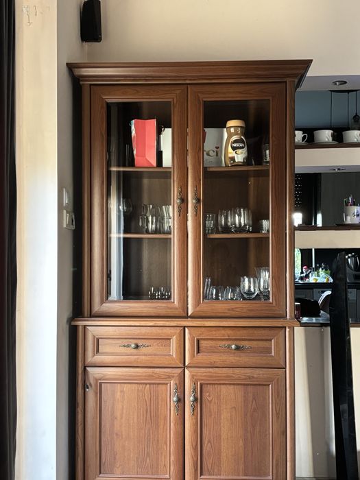 meble, komody, szafy z półkami