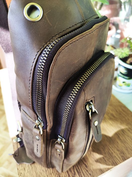 Сумка мужская Слинг. Натуральная Кожа с эффектом Pull-Up. Dark Brown.