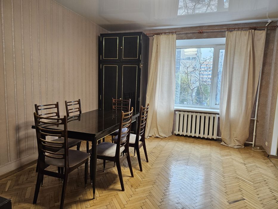 Продаж  2-3 кімнатна квартира вул.Алмазова,14 82м метро Печерська