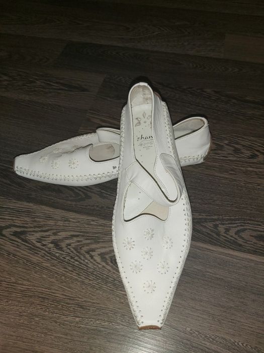 Нові із натуральної шкіри мокасини Zanne