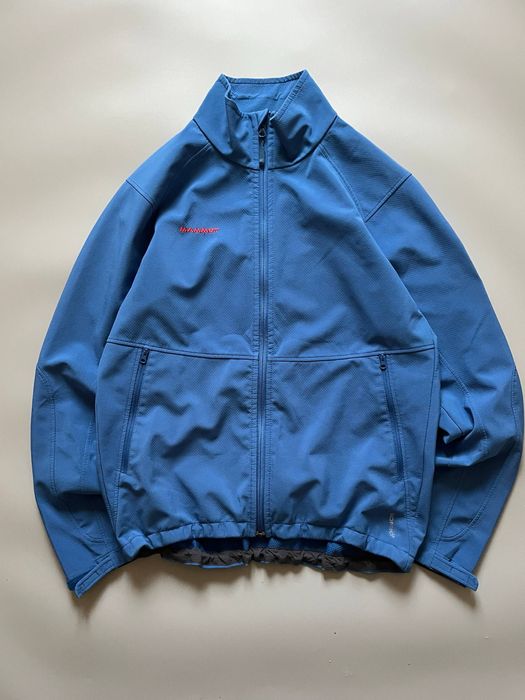 Трекінговий софтшел від Mammut