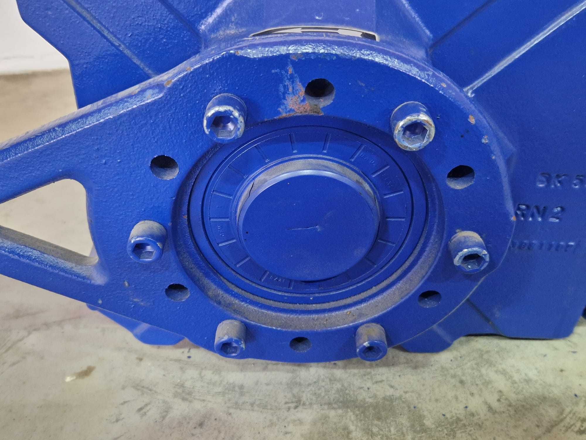 Motoreduktor BAUER 3 kW 30 obr./min z hamulcem