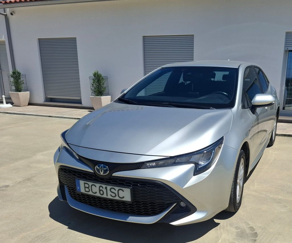 Vendo Toyota Corolla híbrido 1.8
Em bom estado do ano 2021 com 62000km