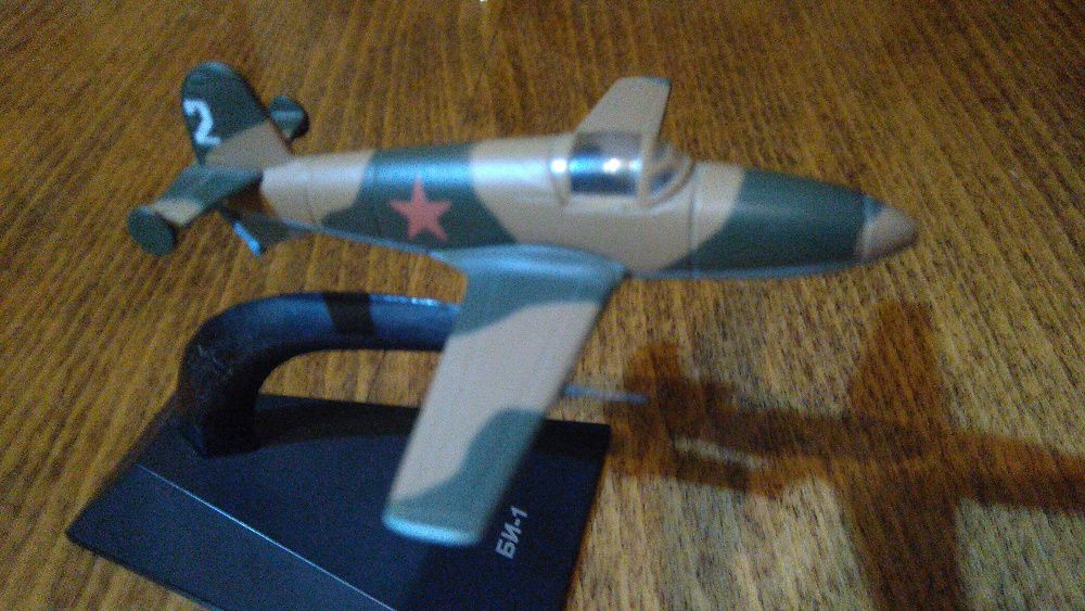 БИ-1 модель самолета DeAgostini (+ журнал)