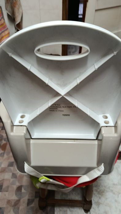 Venda de cadeira refeição criança