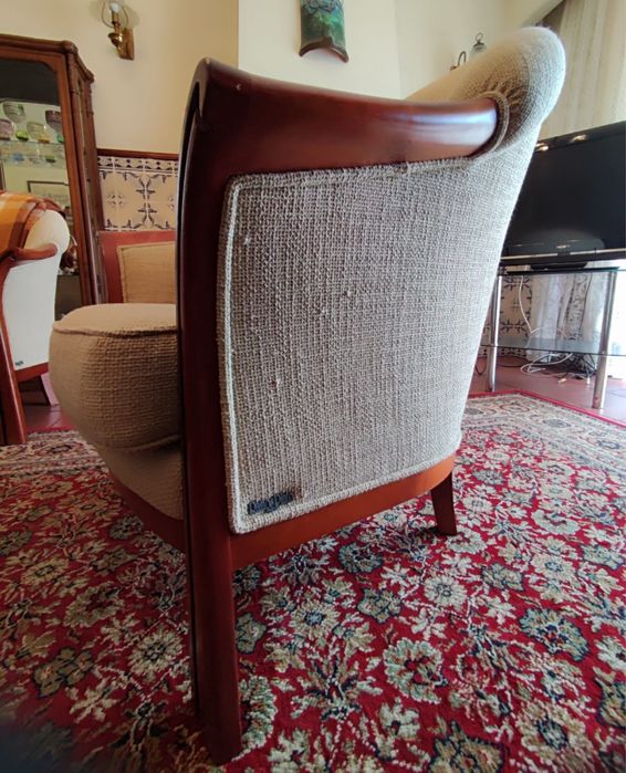 Vendo duas poltronas cor beje