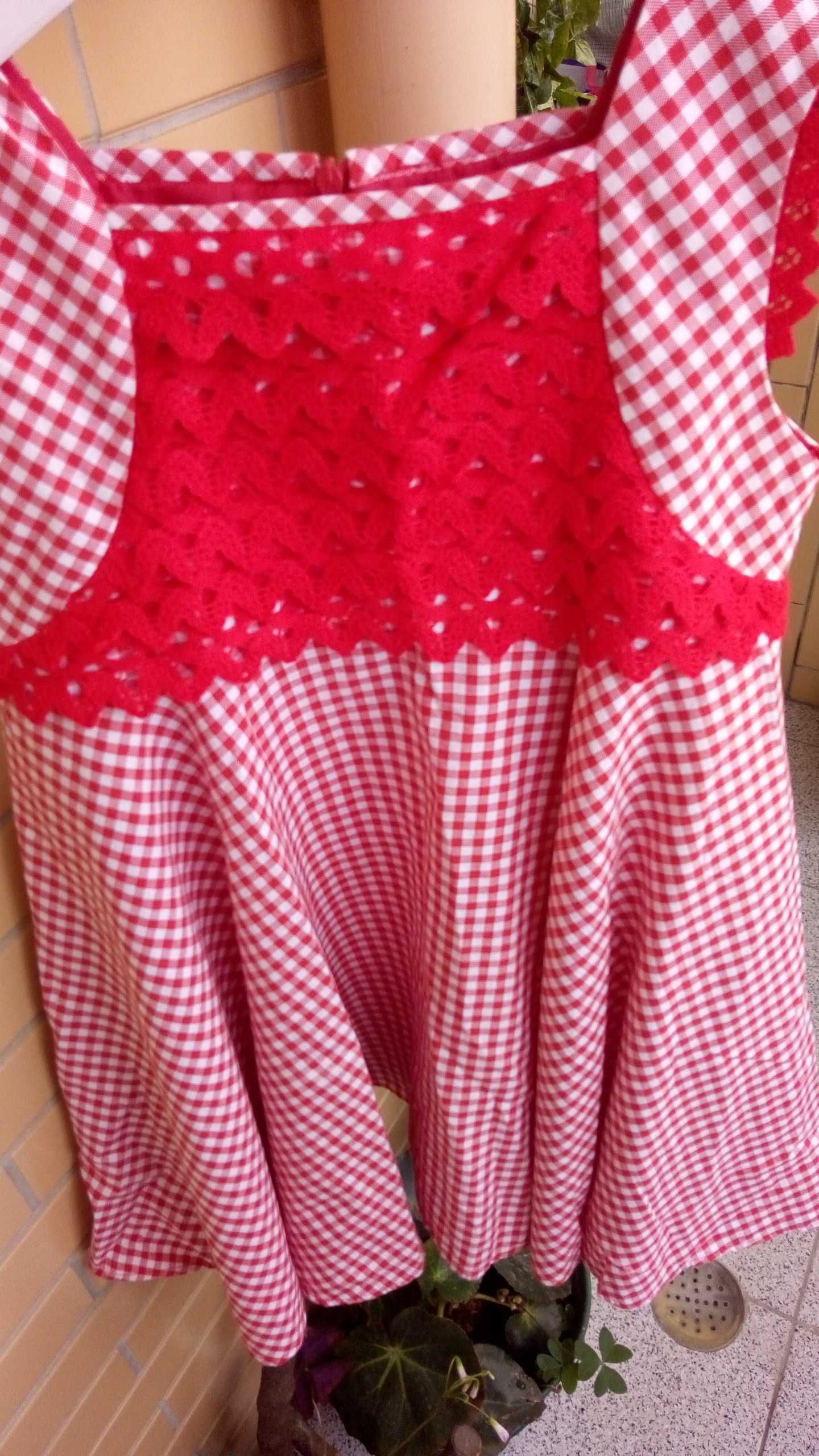 Vestido vermelho de menina (6-8 anos)