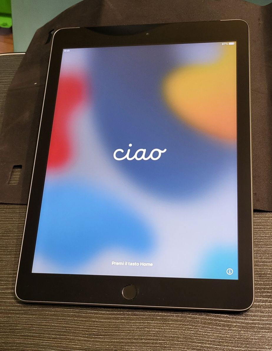 A1823 Ipad (5. generacji) Wi-Fi + Cellular 32GB