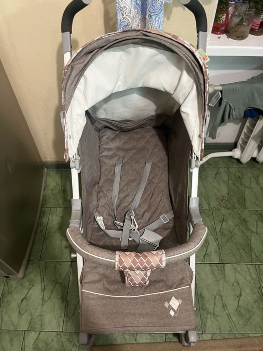 Продам прогулочную коляску