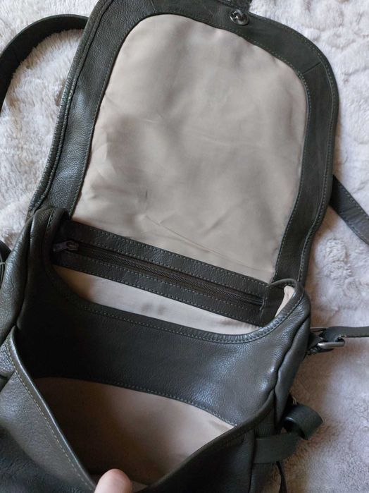 Шкіряні сумки сідло та срібляста, штучна сумка Джаспер Конран