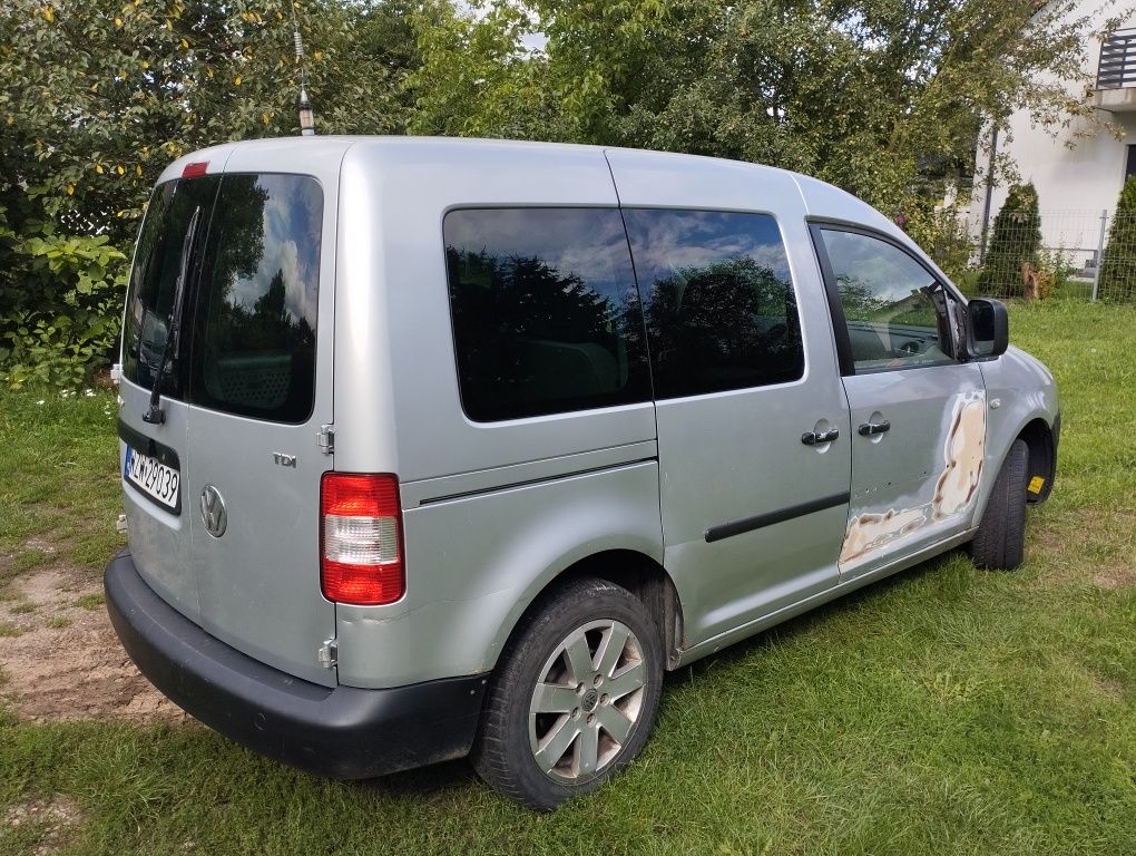 Vw caddy 2004 rok 5osobowy czytać opis