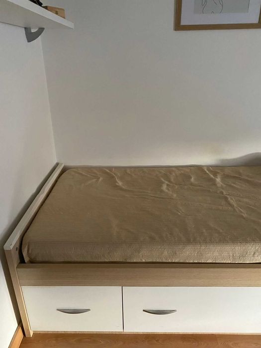 Cama de Solteiro em ótimo estado