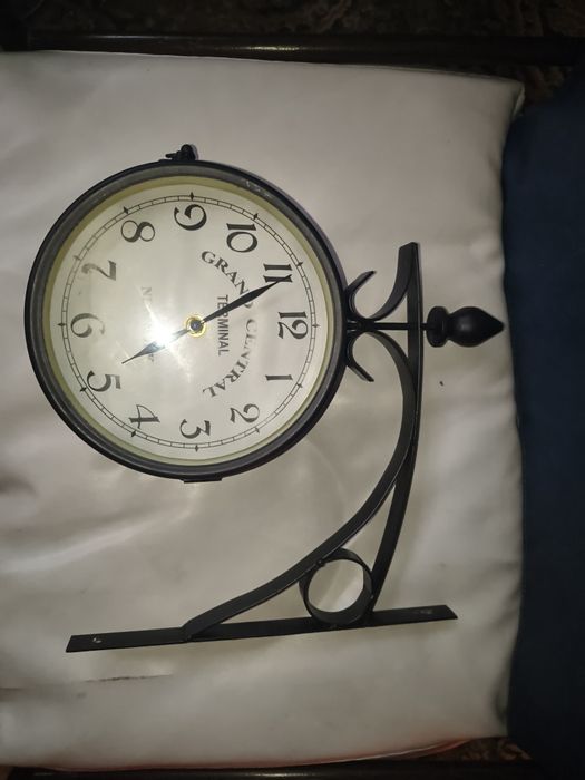 Zegar dworcowy obustronny