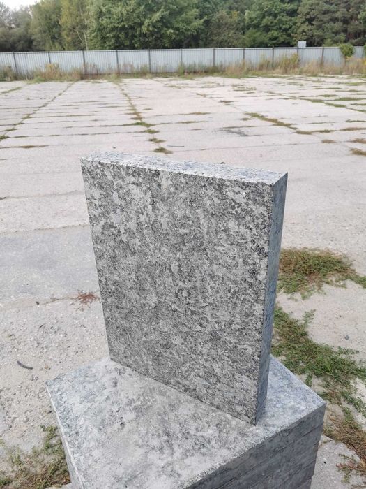 Palisada granitowa kamienna cięta - LABRADORYT