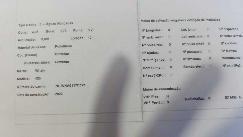 Vende-se barco Whaly 435, ano 2023, 20 horas de navegação + atrelado