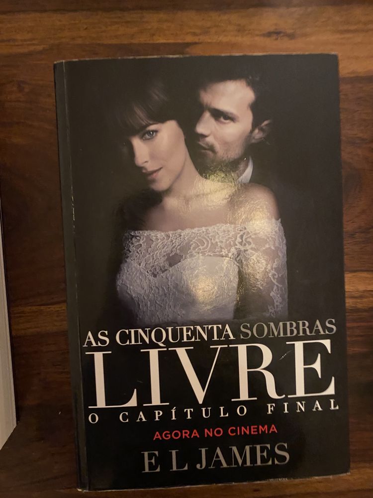 Coleção de livro “ As cinquenta sombras de Grey”, em bom estado.