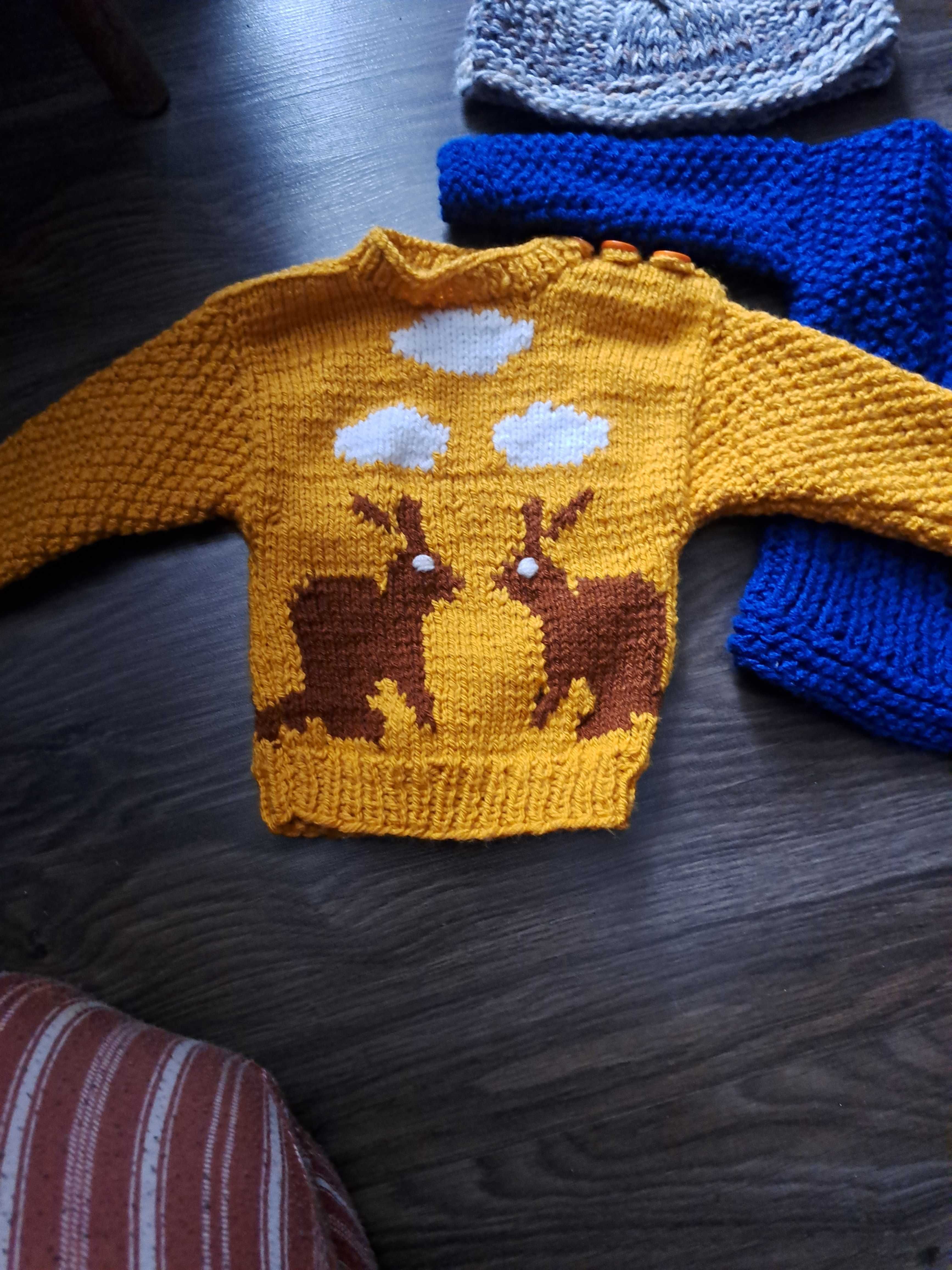 Sweterki dziecięce rękodzieło