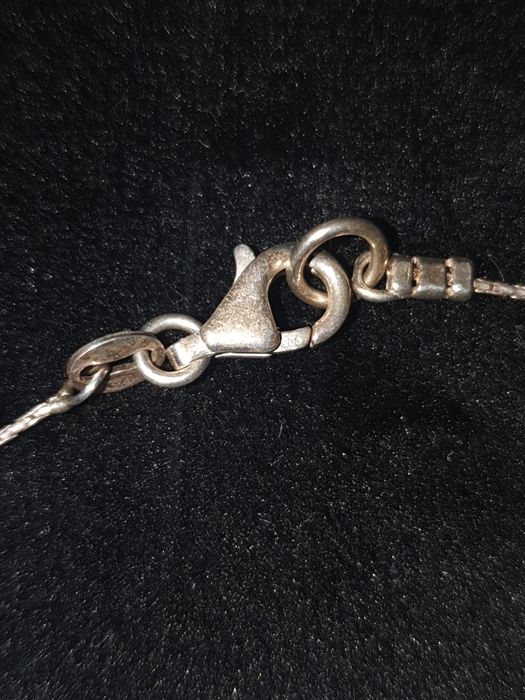 Продам очень красивое серебряное ожерелье