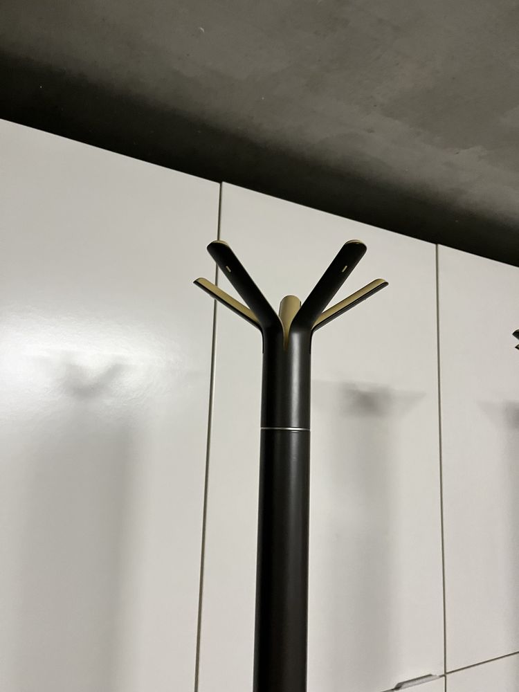 Bengaleiro em ferro preto