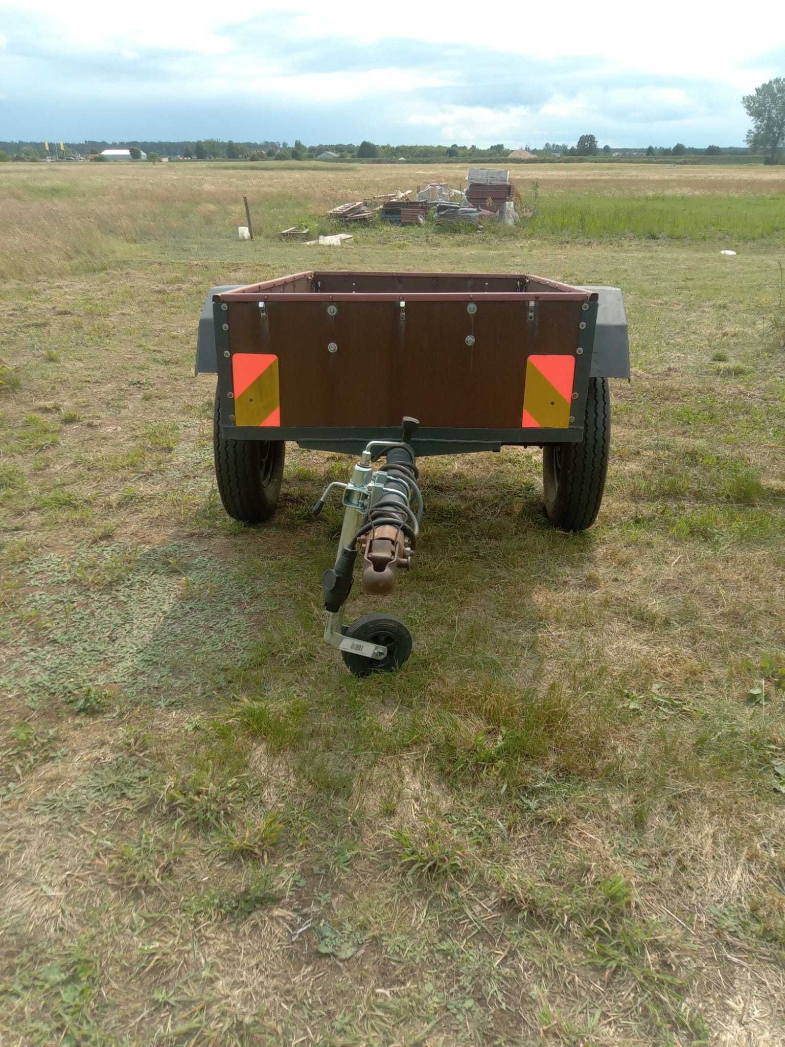 Przyczepka samochodowa