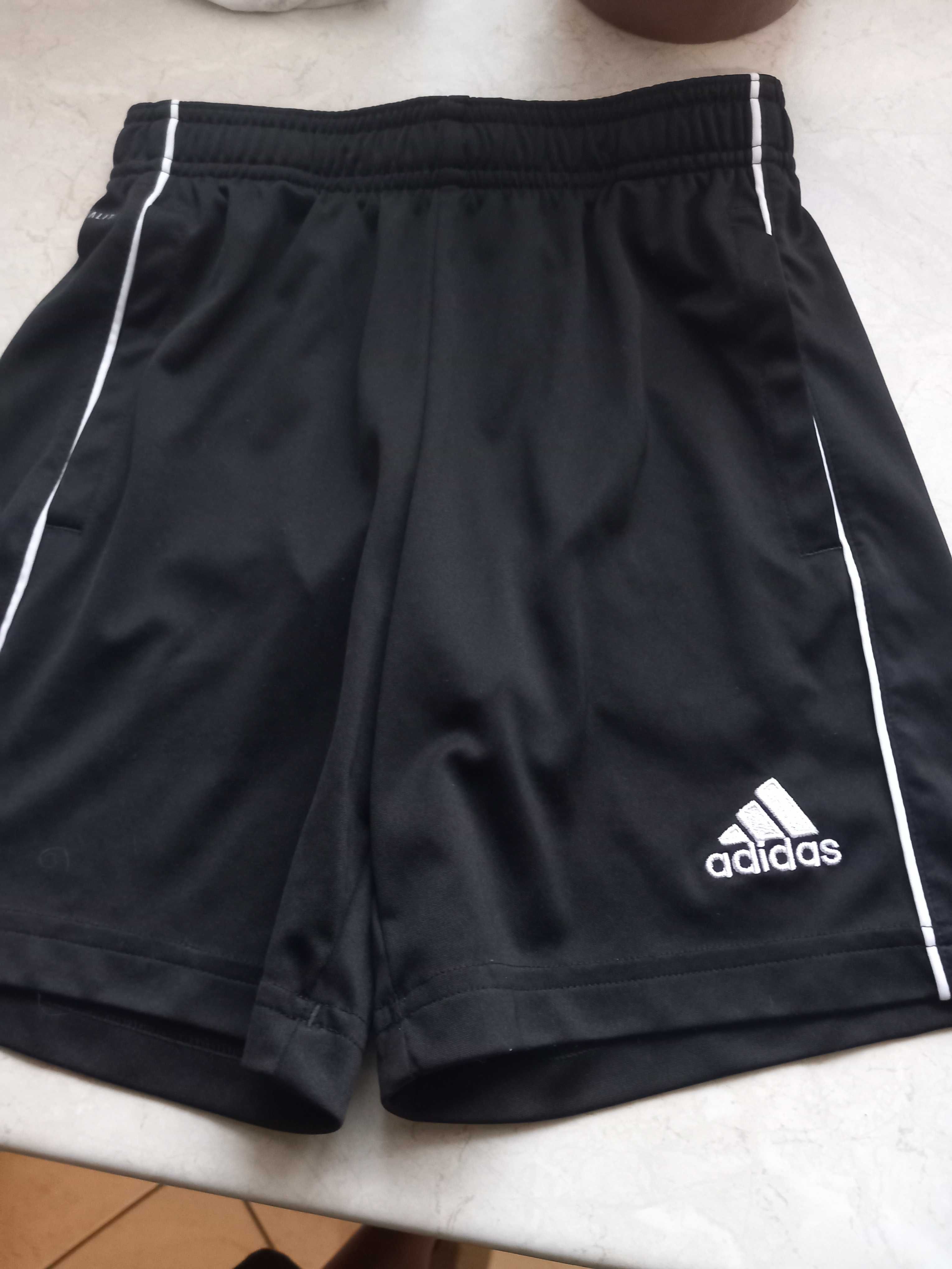 Spodenki adidas 140 chlopiec