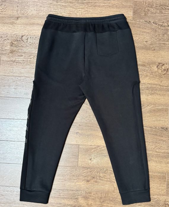 Спортивные брюки Hugo Boss .