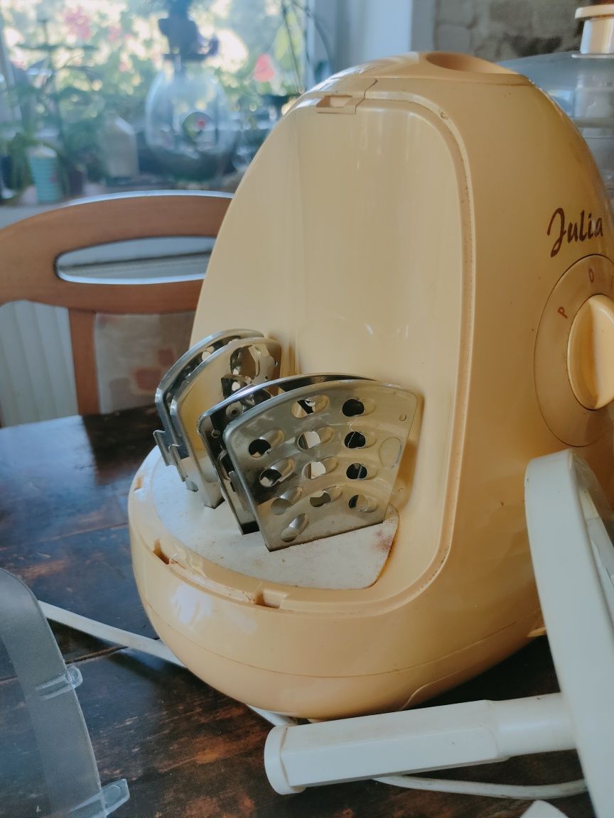 Julia mpm malakser robót kuchenny