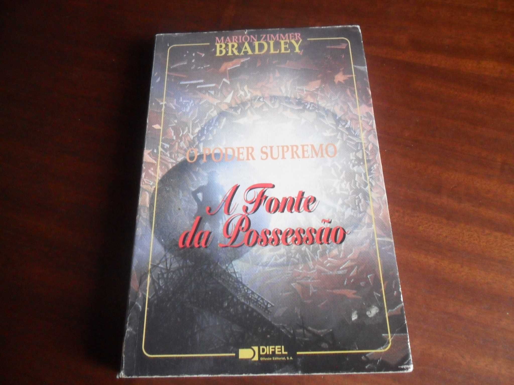 "O Poder Supremo" - 4 Volumes de Marion Zimmer Bradley