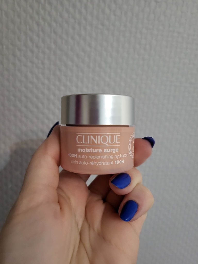 Krem żel nawilżający do twarzy Clinique Moisture Surge dzień i noc 15